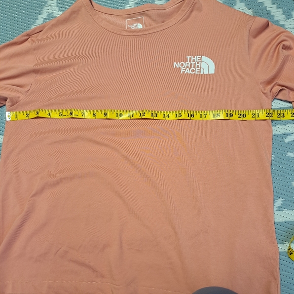 The North Face Women’s Long Sleeve Graphic Tee – Rose Pink Floral Logo‎ - Picture 8 of 9